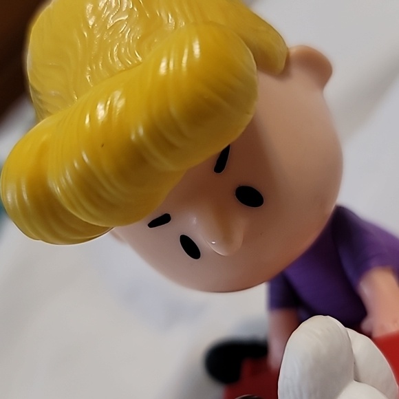 McDonald's 2015 Peanuts Movie Schroeder & Snoopy Happy Meal Toy Loose - Picture 3 of 6